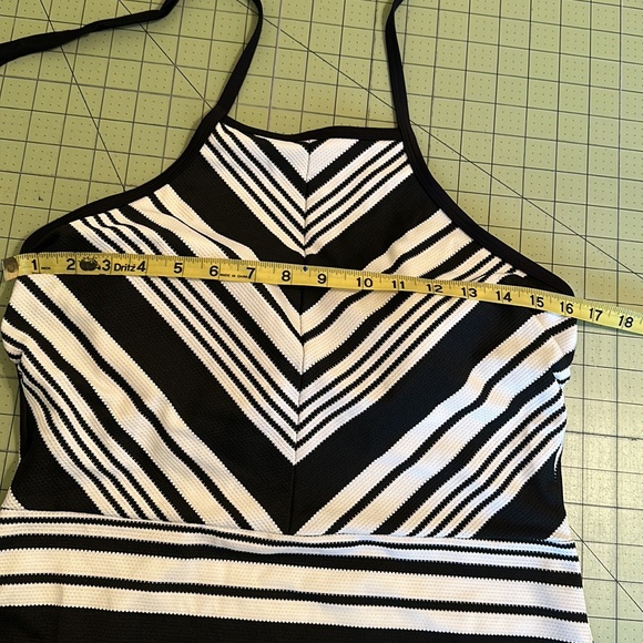 Swimsuit - Picture 3 of 6